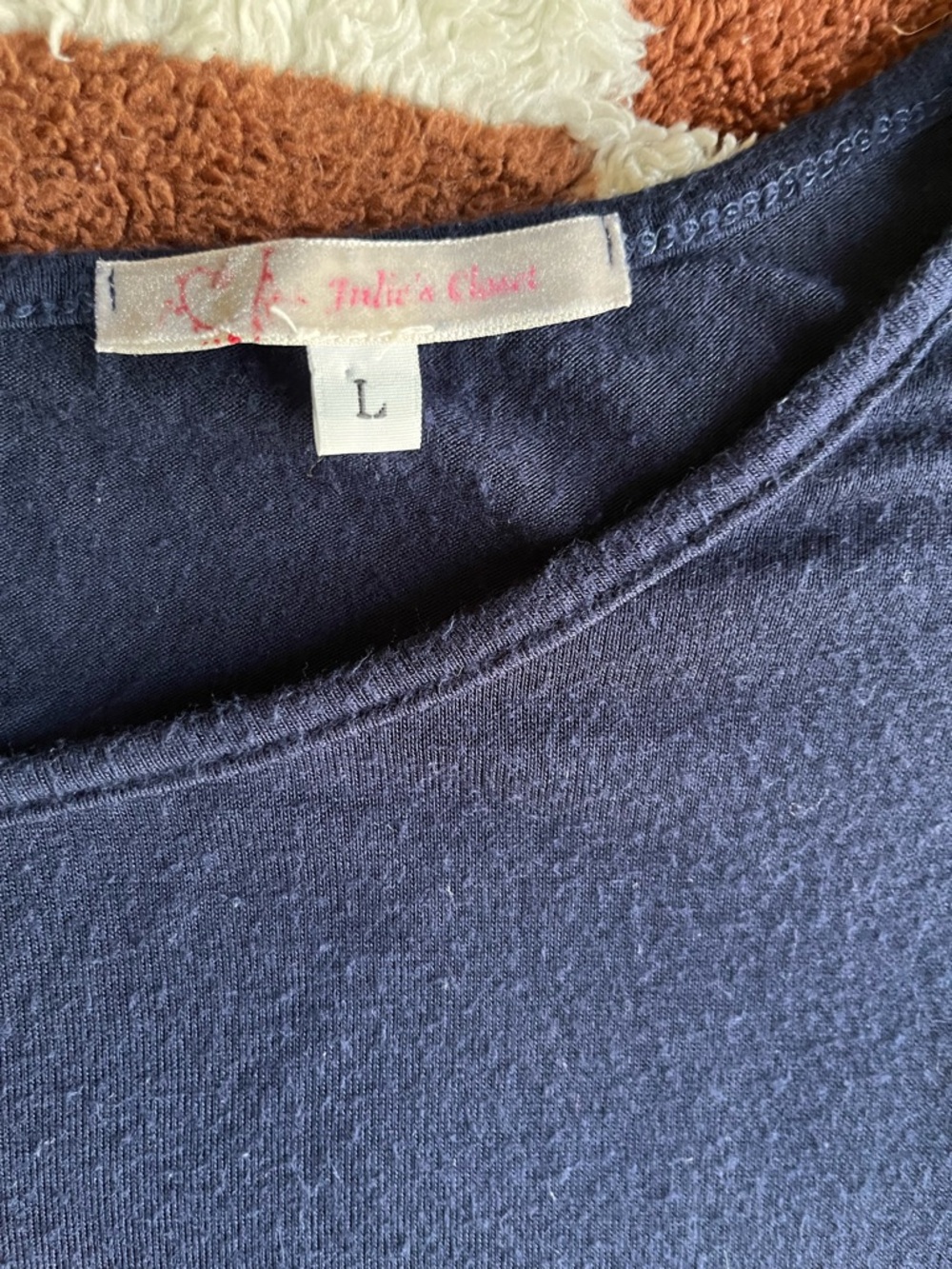 Drapey color-blocked tee - Picture 3 of 5